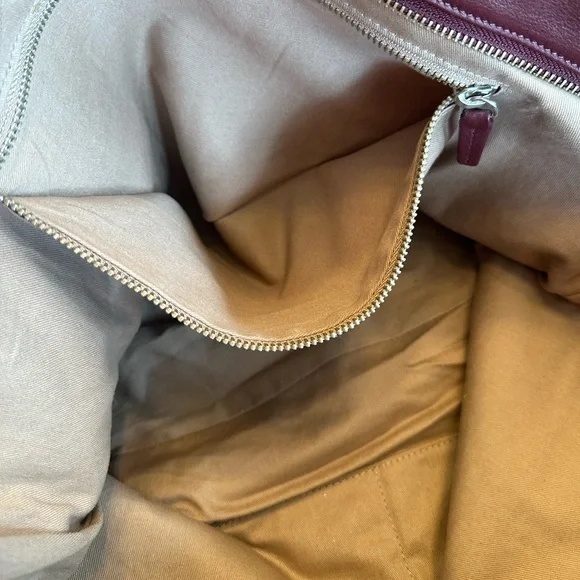 Leatherology | Aleena Soft Zippered Tote in Bordeaux - Full Grain Leather - Picture 11 of 16
